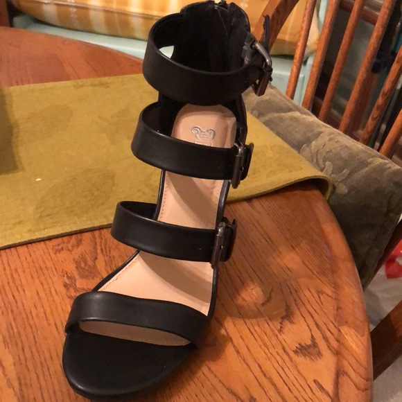 Beautiful heels worn maybe once - Picture 4 of 7